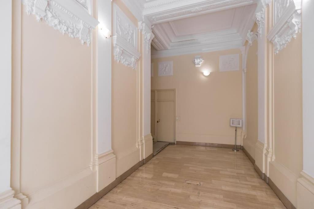 Large Haussmanian Appartment In The Heart Of Nice Exterior photo
